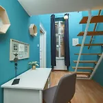 Cityscape Budget Apartments Art Deco