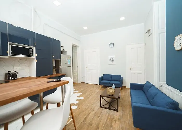 Cityscape Budget Apartments Art Deco
