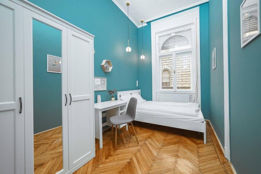 Apartment Cityscape Budget Art Deco Budapest